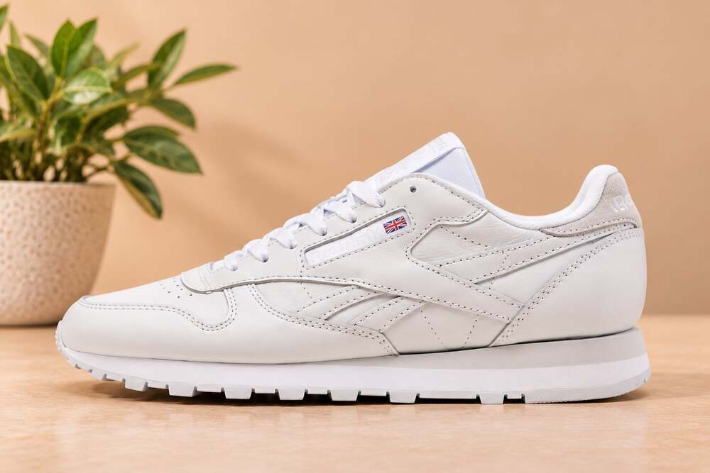 NWT Reebok Men's Classic Leather Casual in Barely Barely Grey/White Size: 9.5